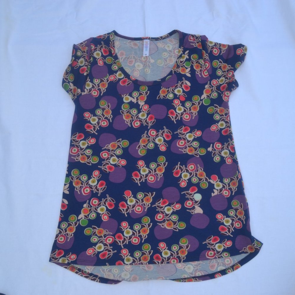 Xs  lula roe top,